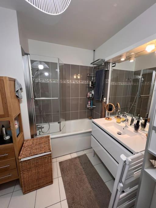 Appart 2 Chambres 17 Min De Paris Rosny-sous-Bois Bagian luar foto